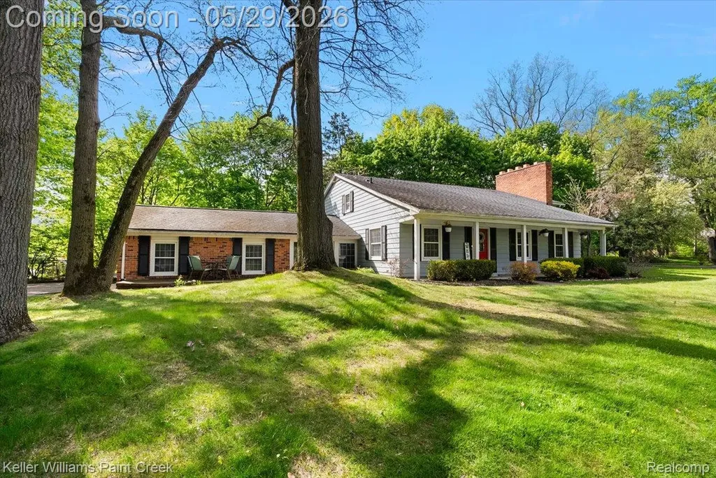 5795 Thorny Ash Road Oakland Charter Township MI 48306