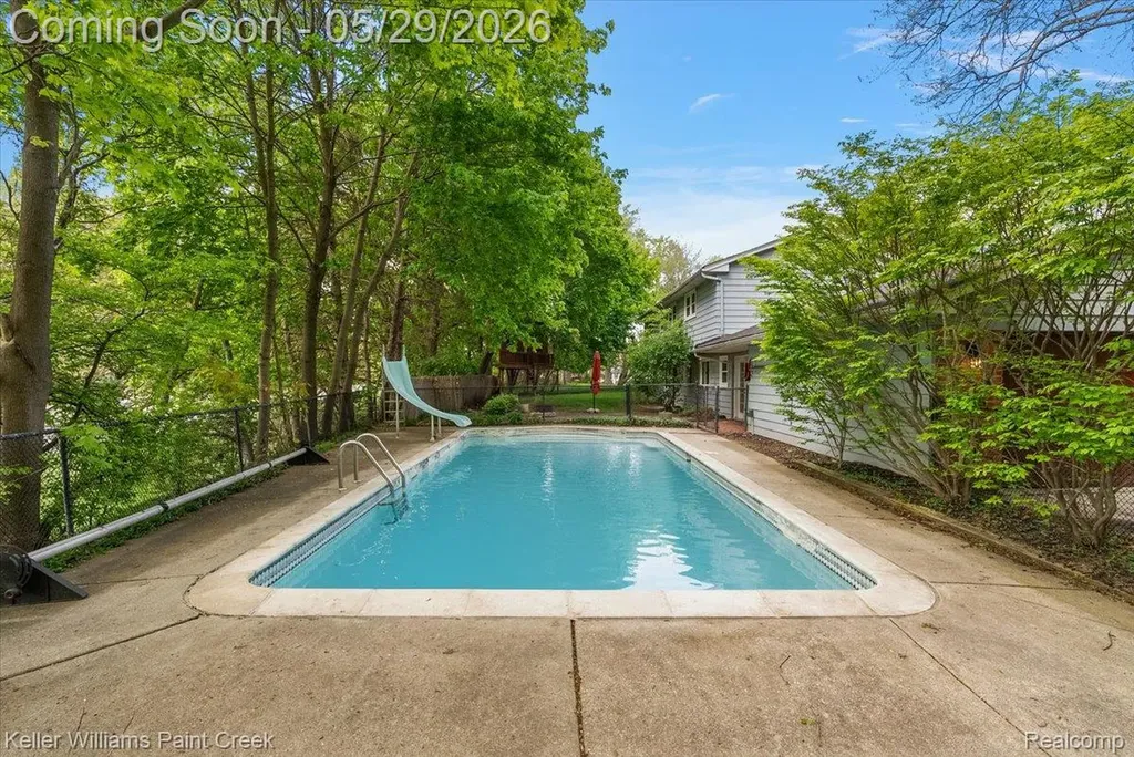 5795 Thorny Ash Road Oakland Charter Township MI 48306