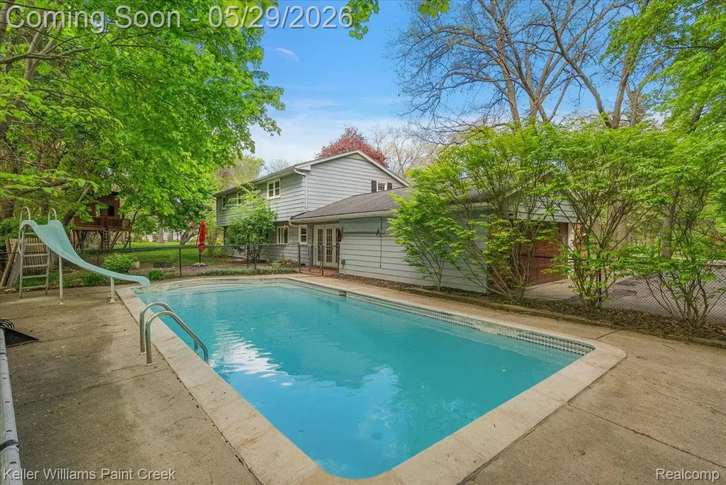 5795 Thorny Ash Road Oakland Charter Township MI 48306