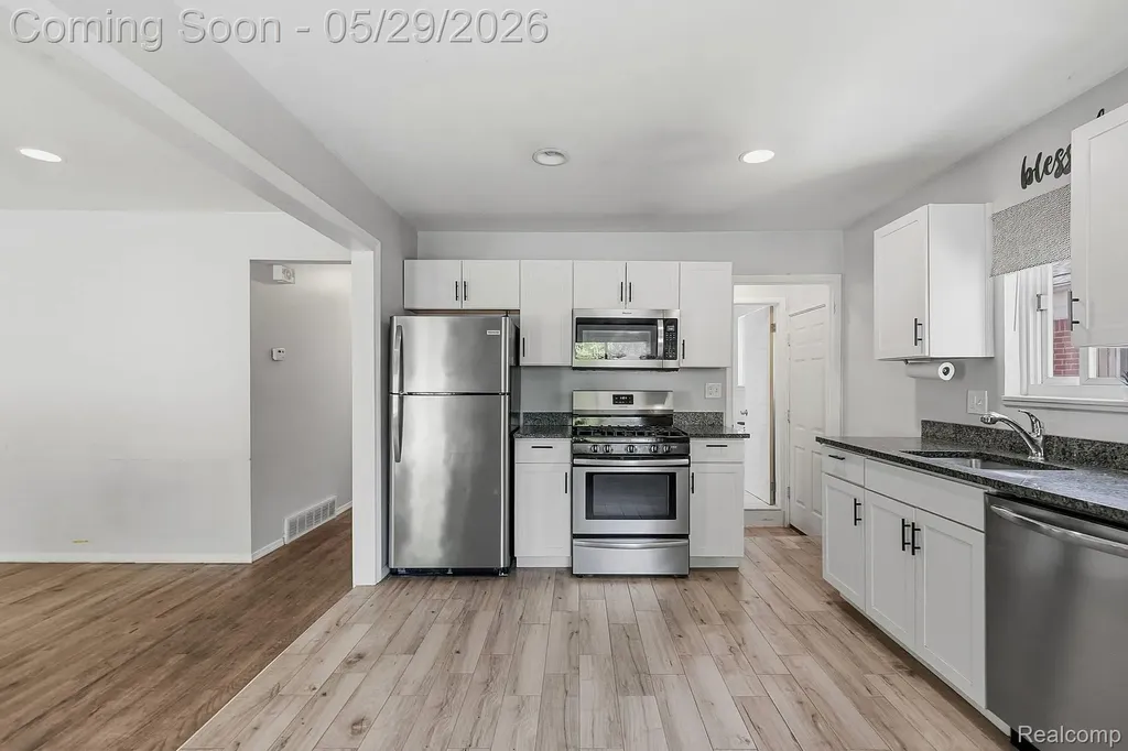 27904 Glenwood Street St. Clair Shores City MI 48081
