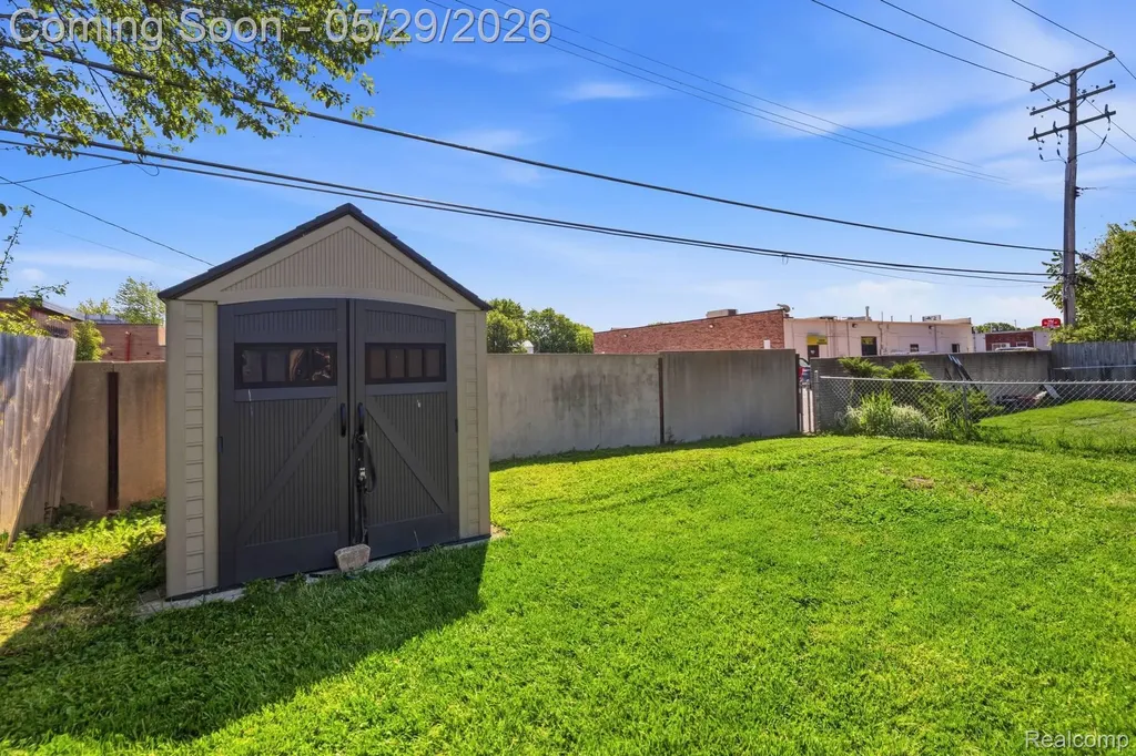 27904 Glenwood Street St. Clair Shores City MI 48081
