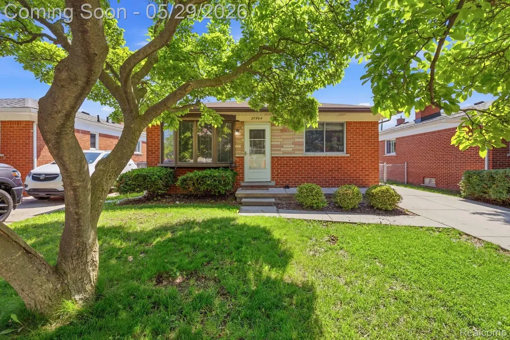 27904 Glenwood Street St. Clair Shores City MI 48081