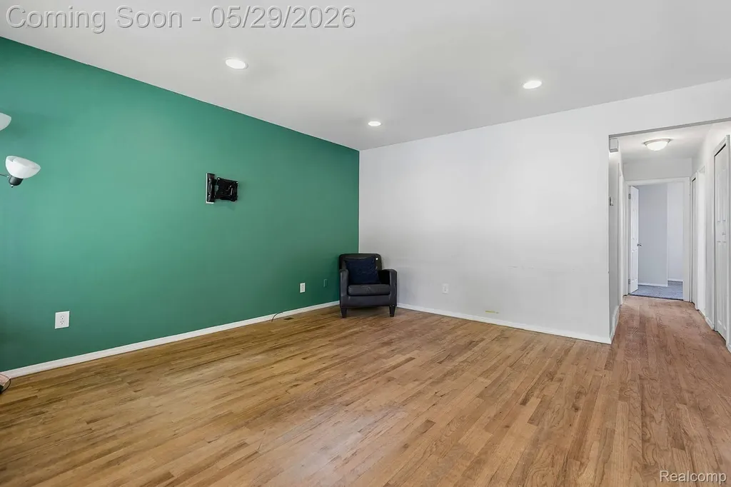 27904 Glenwood Street St. Clair Shores City MI 48081