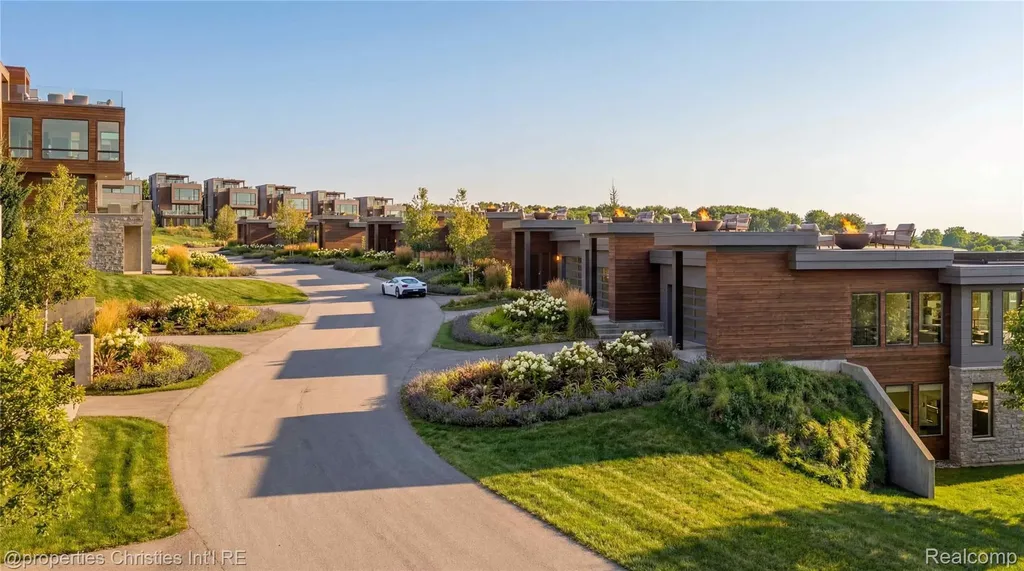 3575 Charlevoix Avenue Resort Township MI 49770