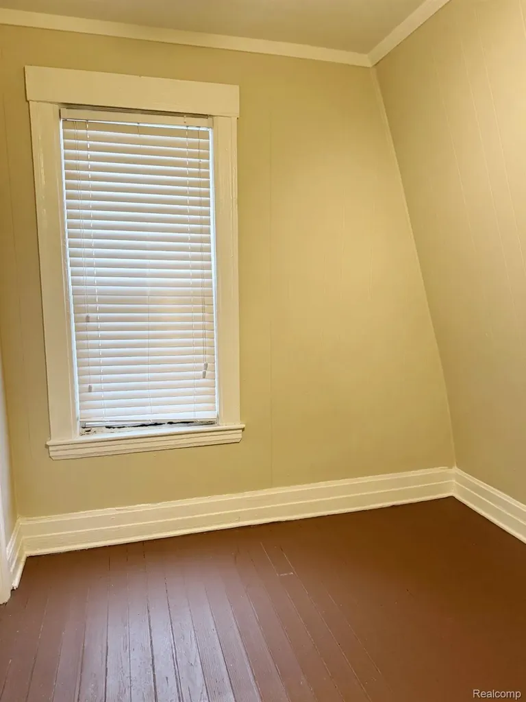 21438 Hamilton Avenue Farmington Hills City MI 48336