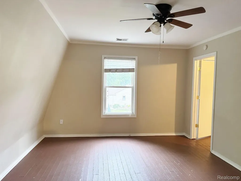 21438 Hamilton Avenue Farmington Hills City MI 48336