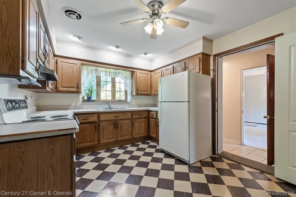 1720 Willowood Road Rochester Hills City MI 48307