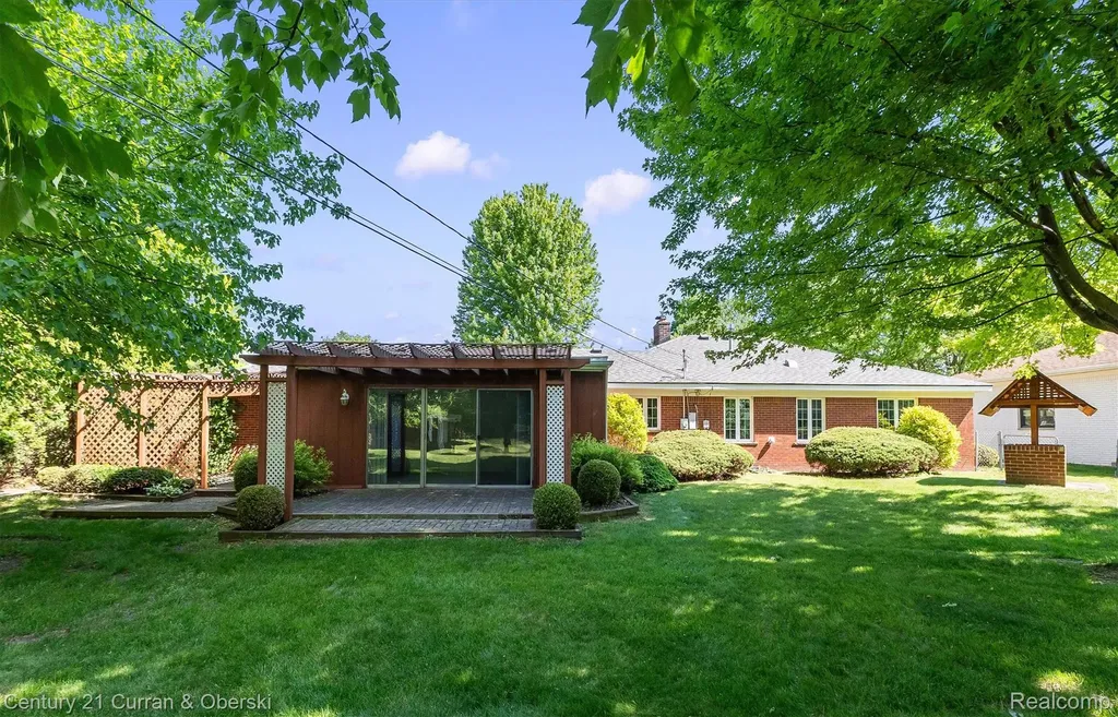1720 Willowood Road Rochester Hills City MI 48307