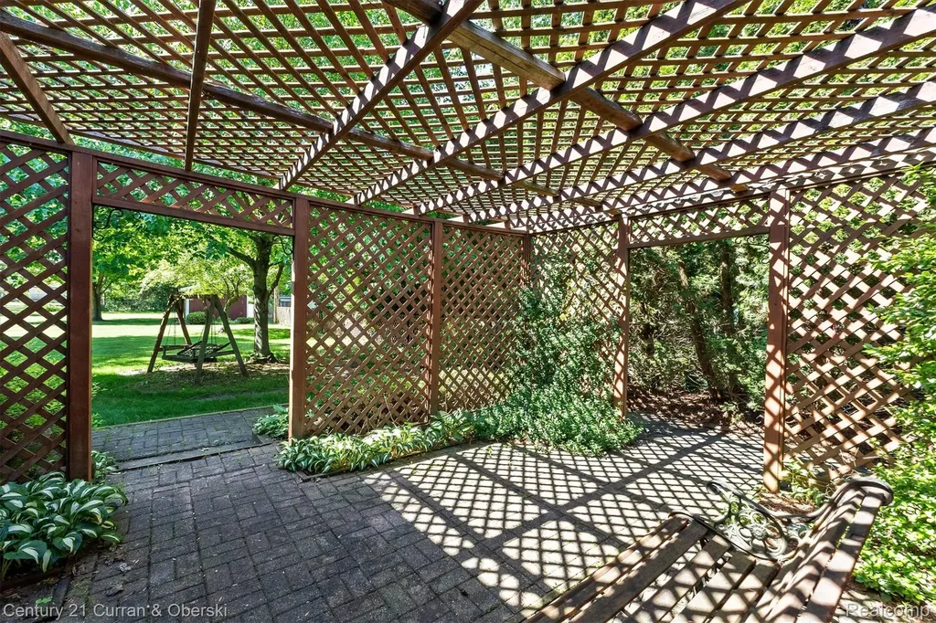 1720 Willowood Road Rochester Hills City MI 48307