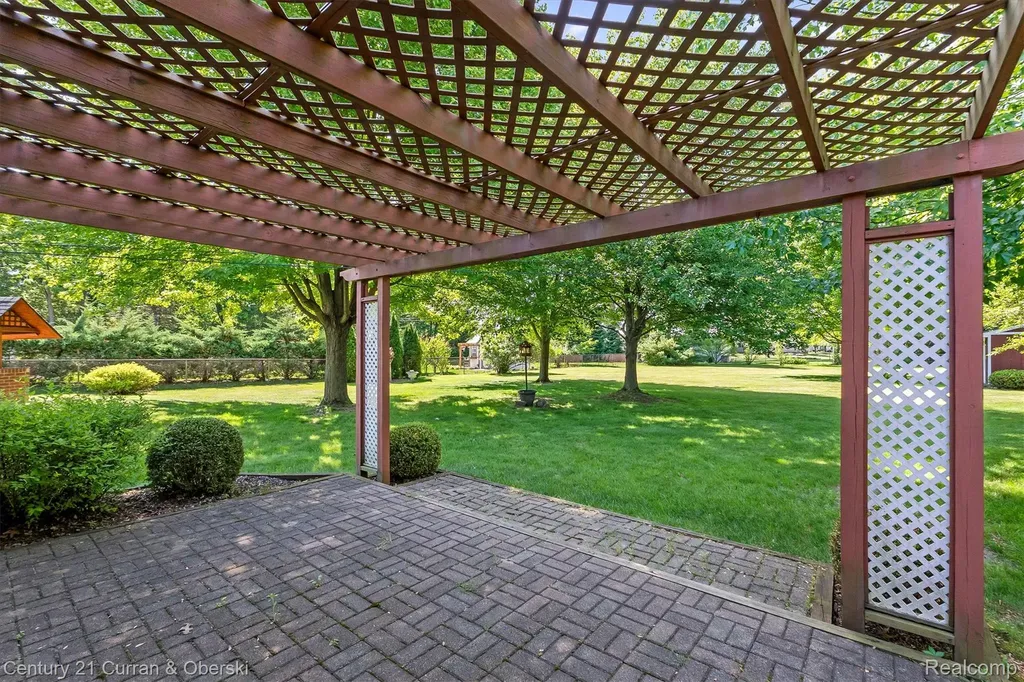 1720 Willowood Road Rochester Hills City MI 48307
