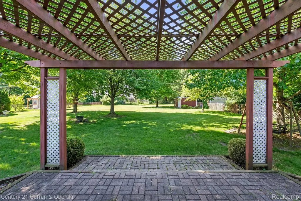 1720 Willowood Road Rochester Hills City MI 48307