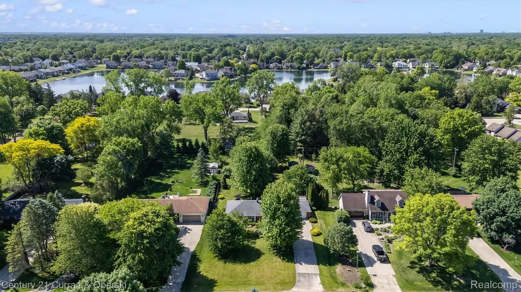 1720 Willowood Road Rochester Hills City MI 48307