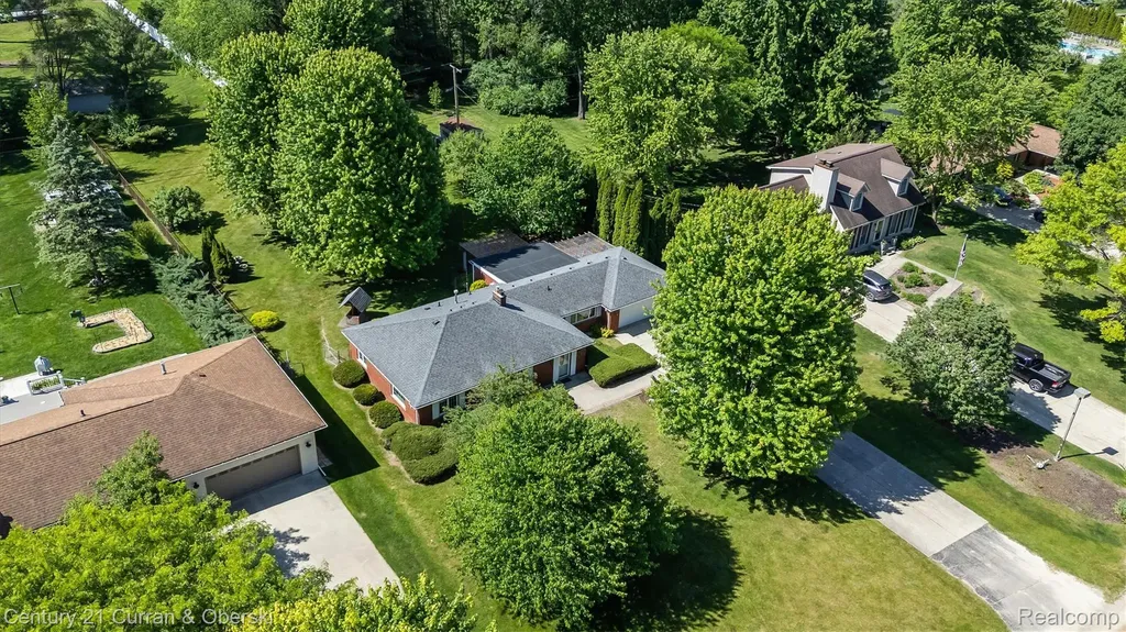 1720 Willowood Road Rochester Hills City MI 48307