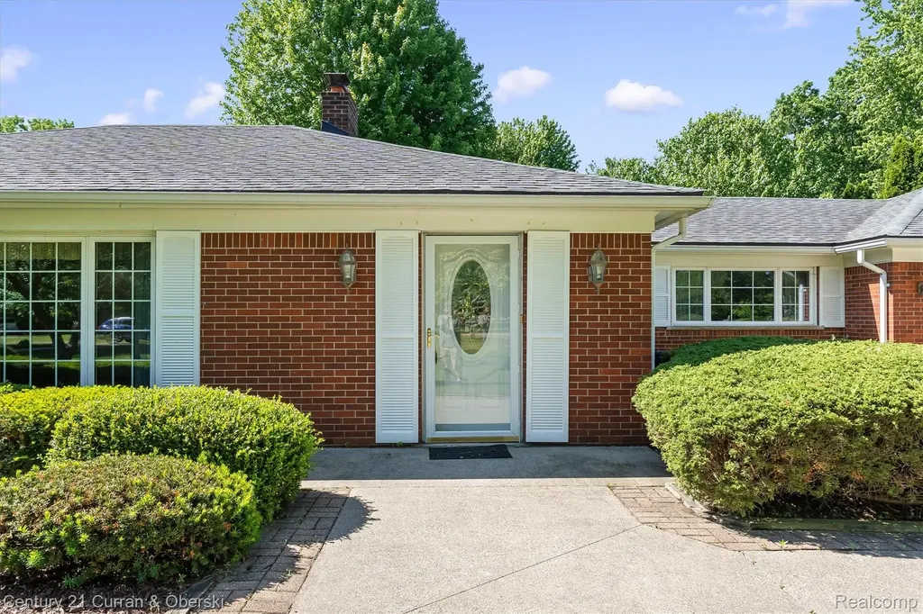 1720 Willowood Road Rochester Hills City MI 48307