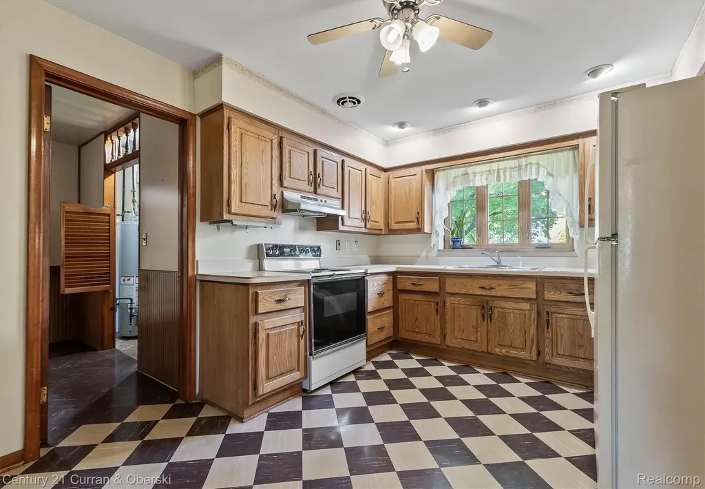 1720 Willowood Road Rochester Hills City MI 48307