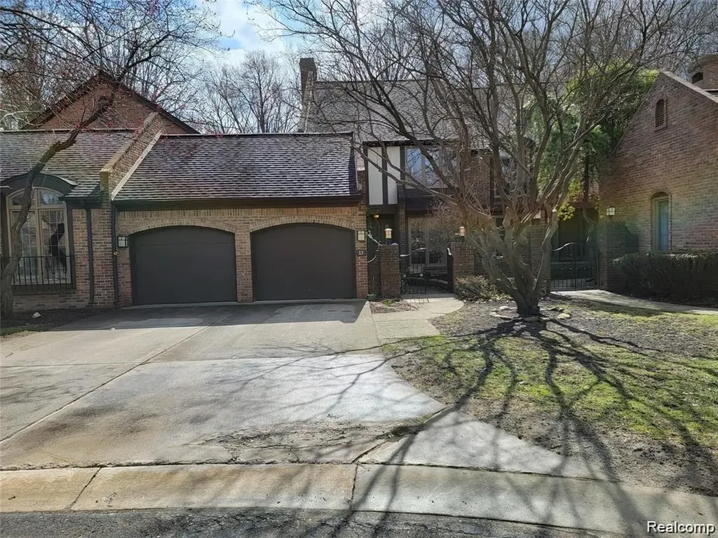 13 Timberlane Court Dearborn City MI 48126
