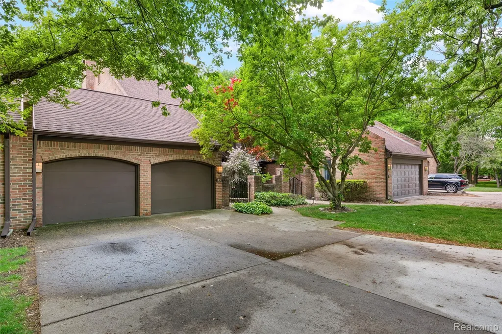 13 Timberlane Court Dearborn City MI 48126