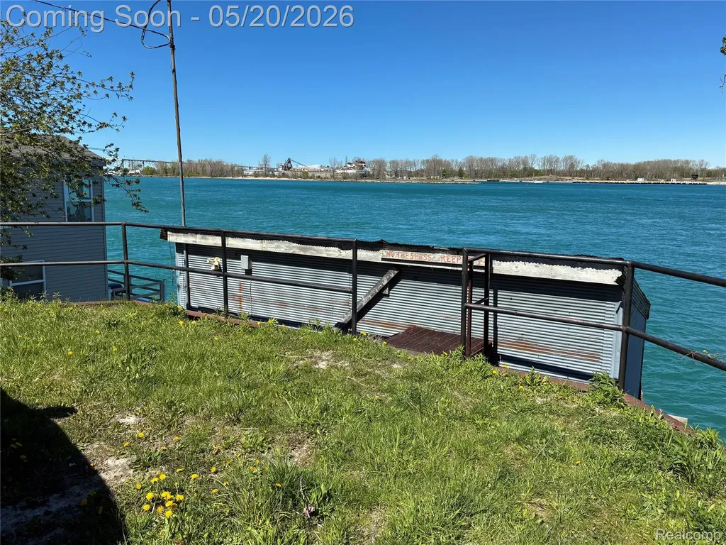 804 Merchant Street Port Huron City MI 48060