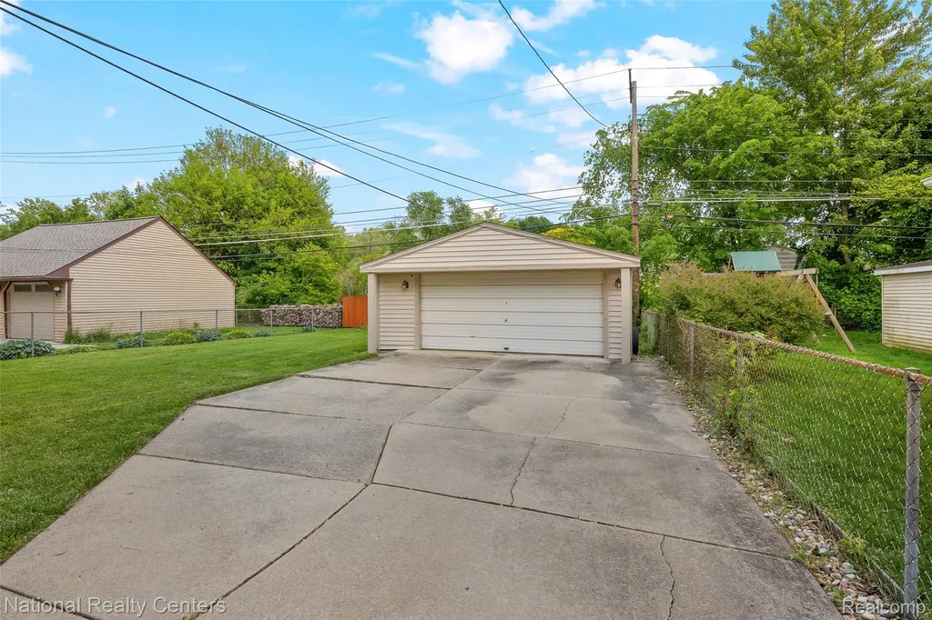9924 Arden Street Livonia City MI 48150