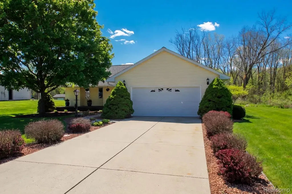 8336 Rondale Drive Grand Blanc Charter Township MI 48439