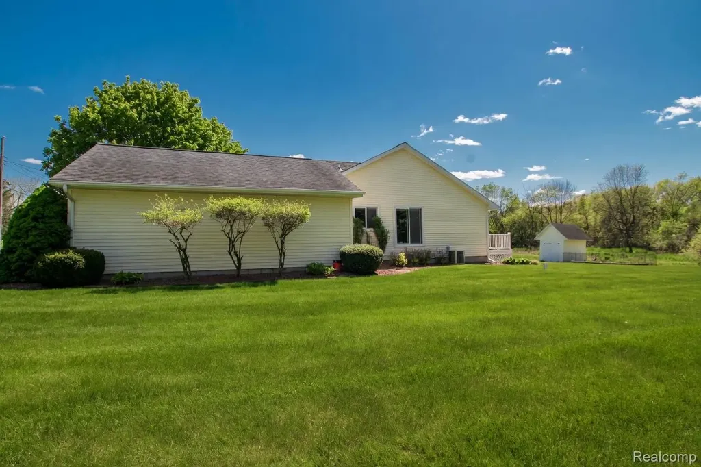8336 Rondale Drive Grand Blanc Charter Township MI 48439