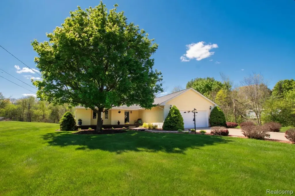 8336 Rondale Drive Grand Blanc Charter Township MI 48439
