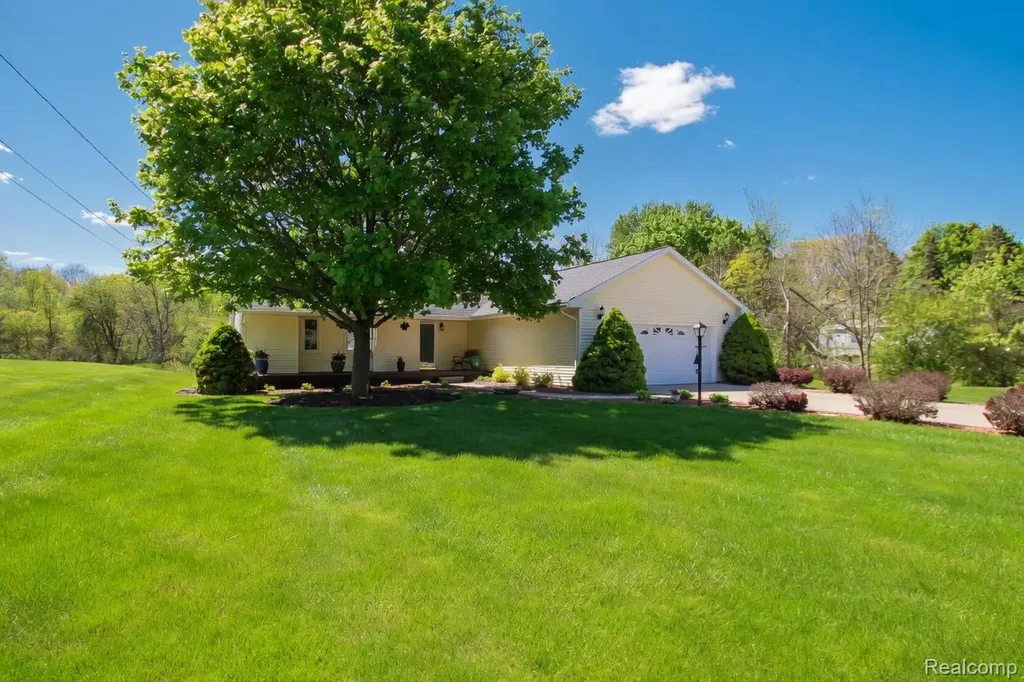 8336 Rondale Drive Grand Blanc Charter Township MI 48439