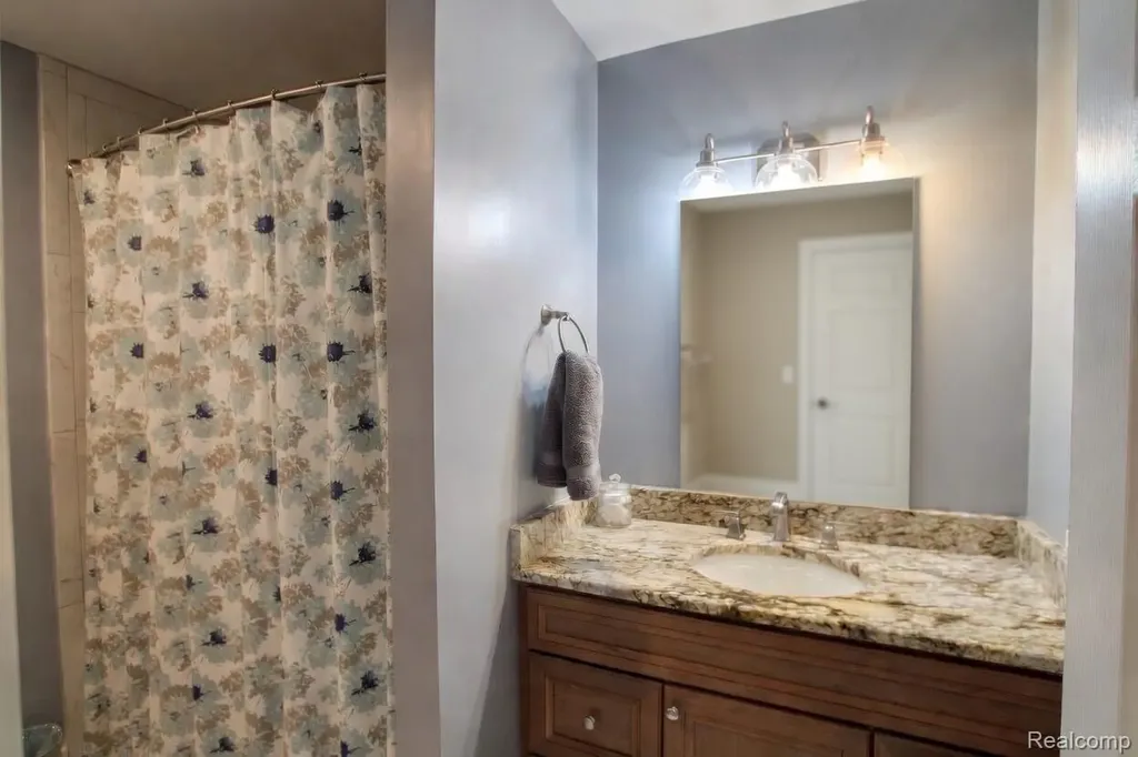 8336 Rondale Drive Grand Blanc Charter Township MI 48439