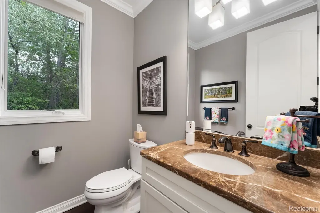 2761 Plum Creek Drive Oakland Charter Township MI 48363