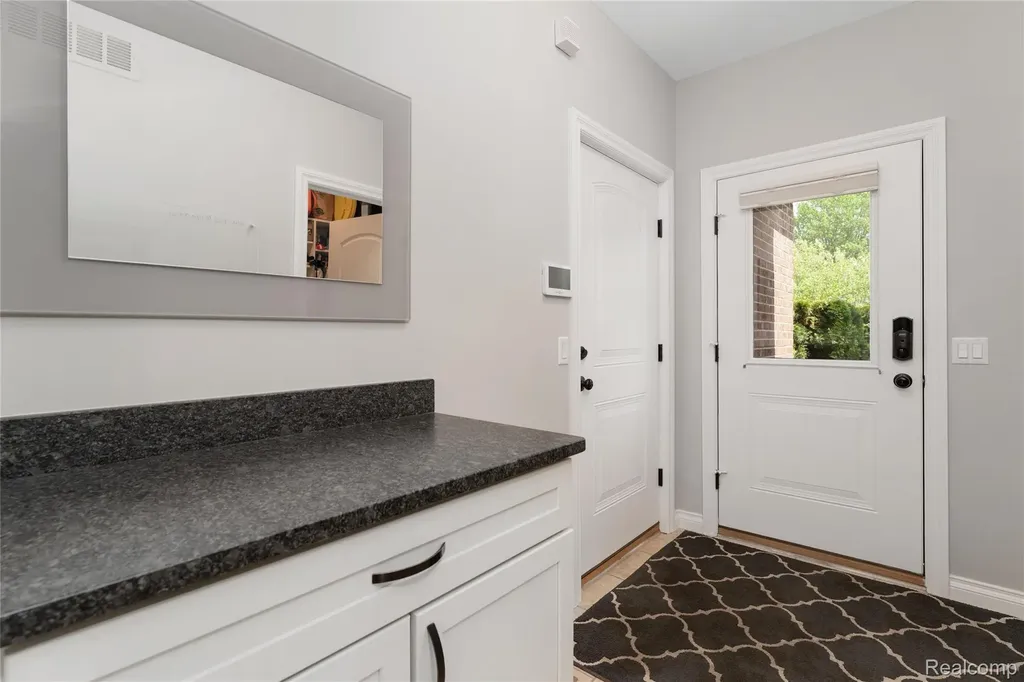 2761 Plum Creek Drive Oakland Charter Township MI 48363