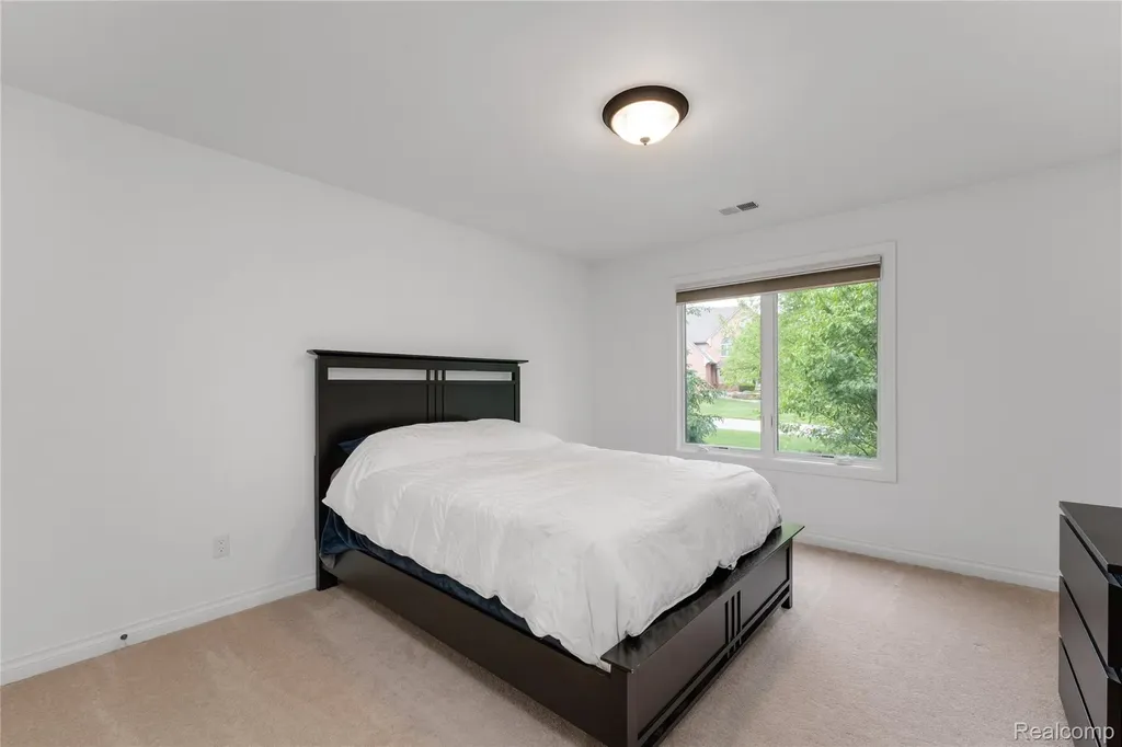 2761 Plum Creek Drive Oakland Charter Township MI 48363