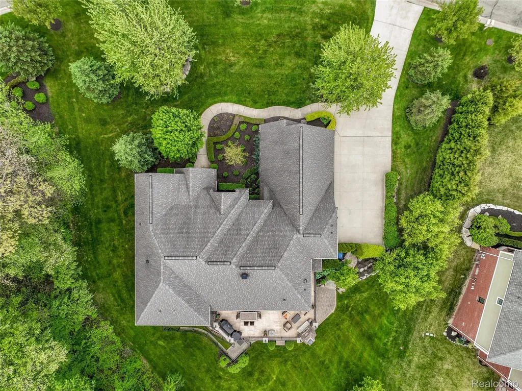 2761 Plum Creek Drive Oakland Charter Township MI 48363