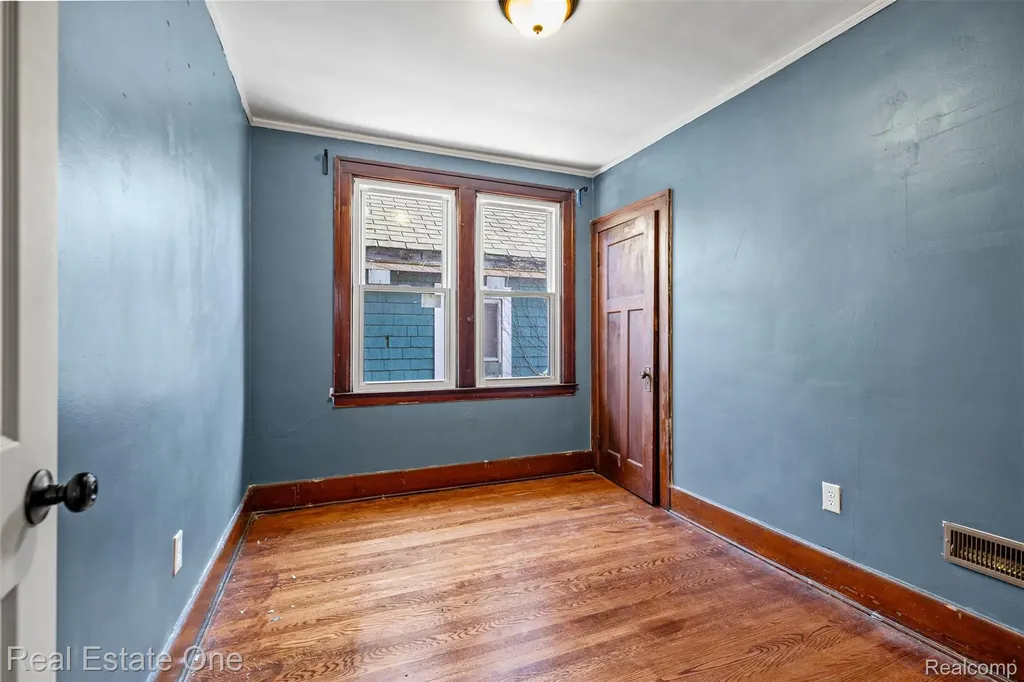 2965 Fischer Street Detroit City MI 48214