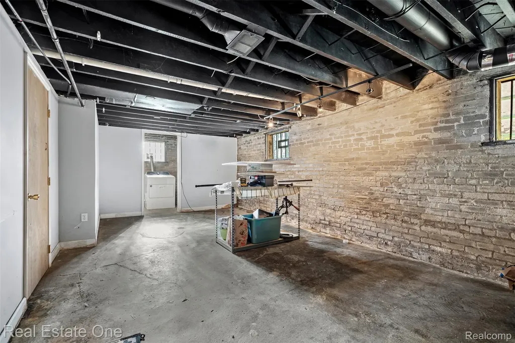 2965 Fischer Street Detroit City MI 48214