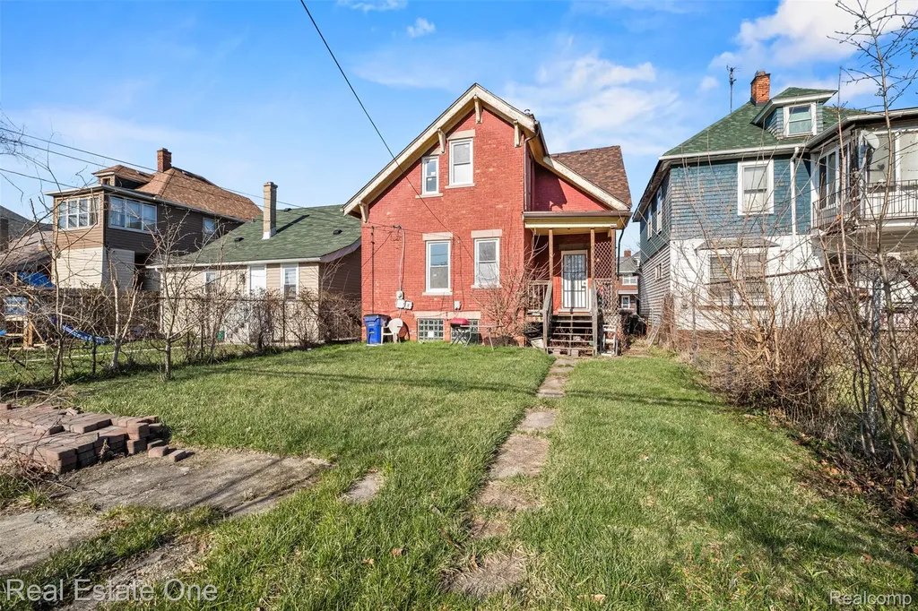 2965 Fischer Street Detroit City MI 48214