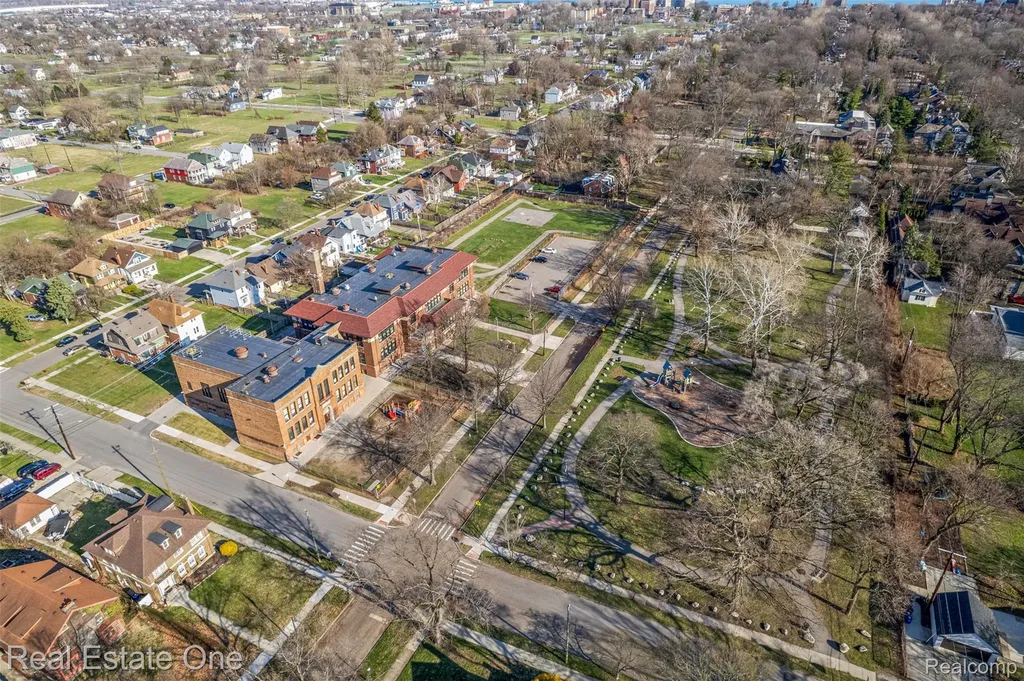 2965 Fischer Street Detroit City MI 48214