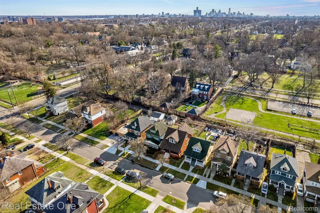 2965 Fischer Street Detroit City MI 48214