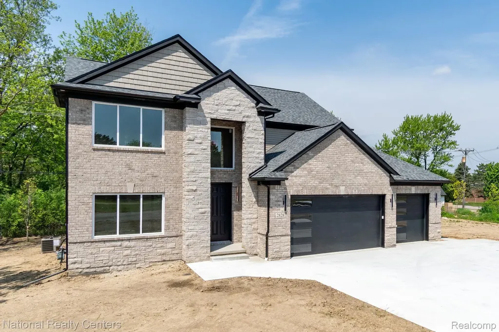 2828 S Livernois Road Rochester Hills City MI 48307