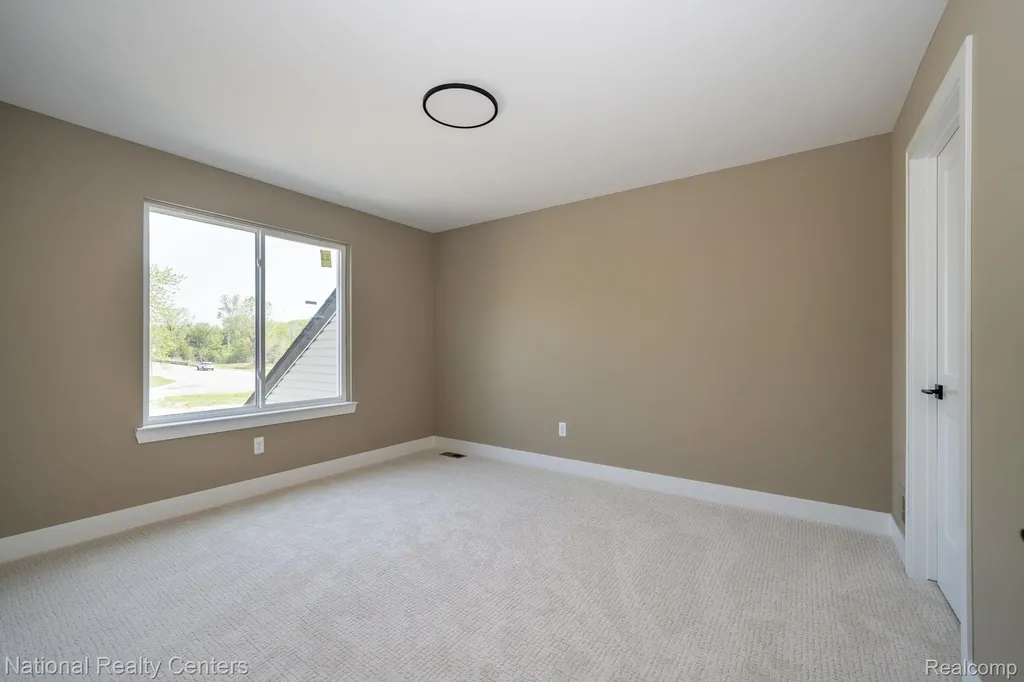 2828 S Livernois Road Rochester Hills City MI 48307