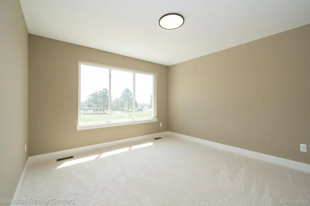 2828 S Livernois Road Rochester Hills City MI 48307