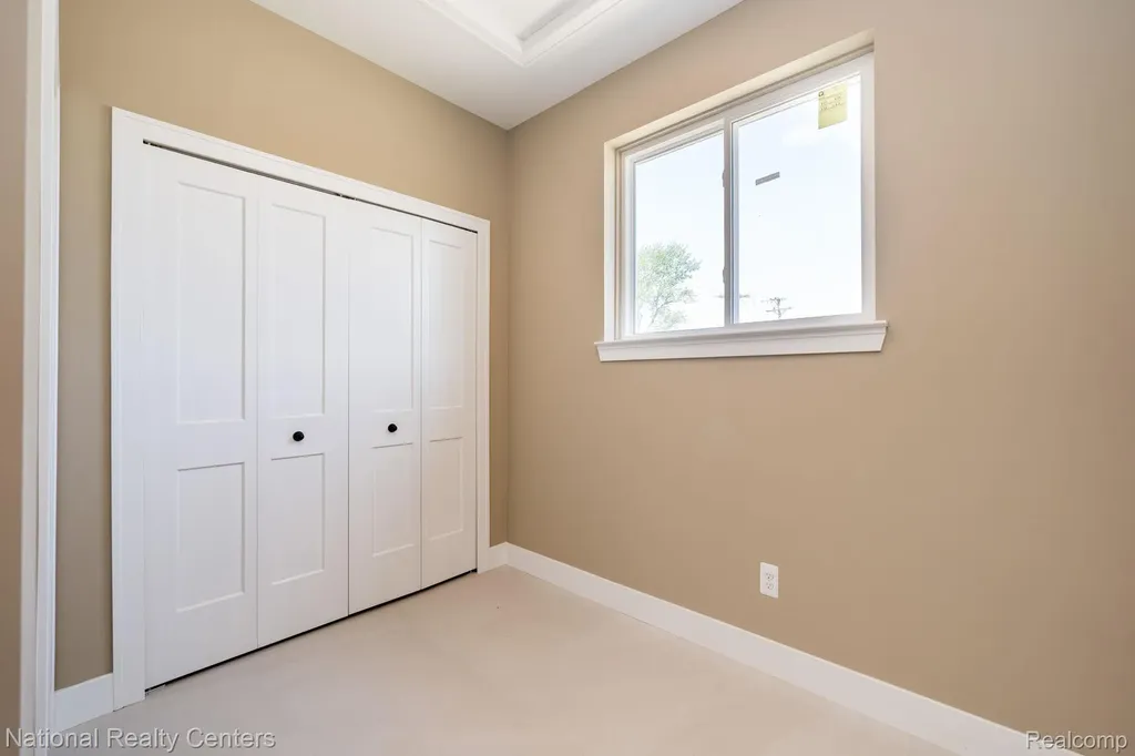 2828 S Livernois Road Rochester Hills City MI 48307