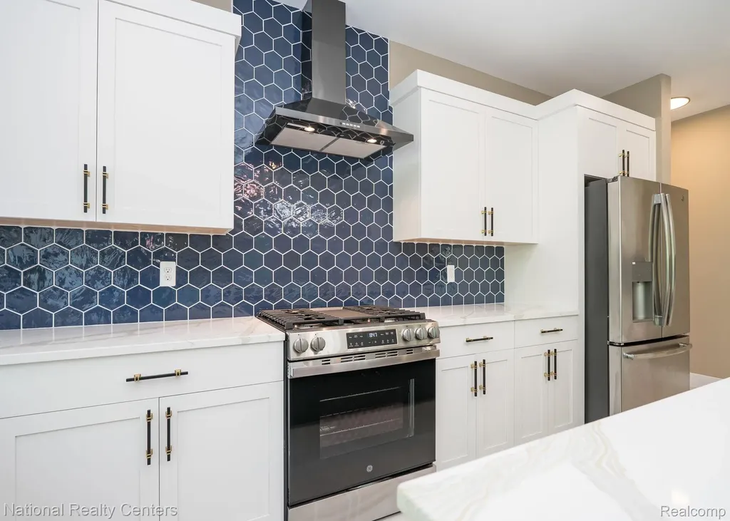 2828 S Livernois Road Rochester Hills City MI 48307