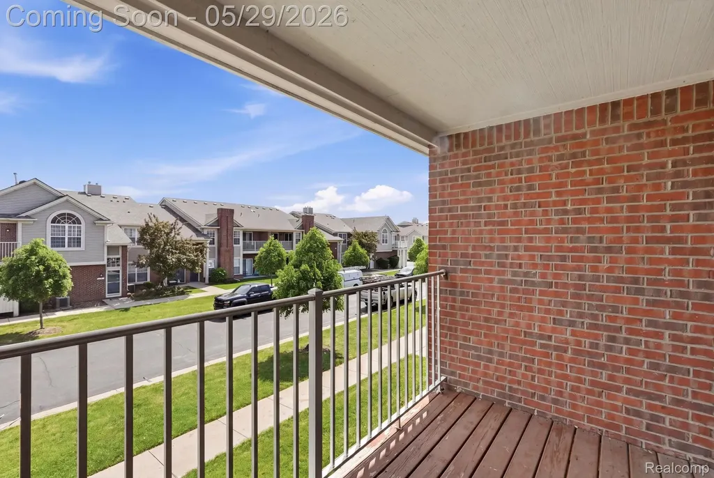 2287 Leighton Drive Shelby Charter Township MI 48317