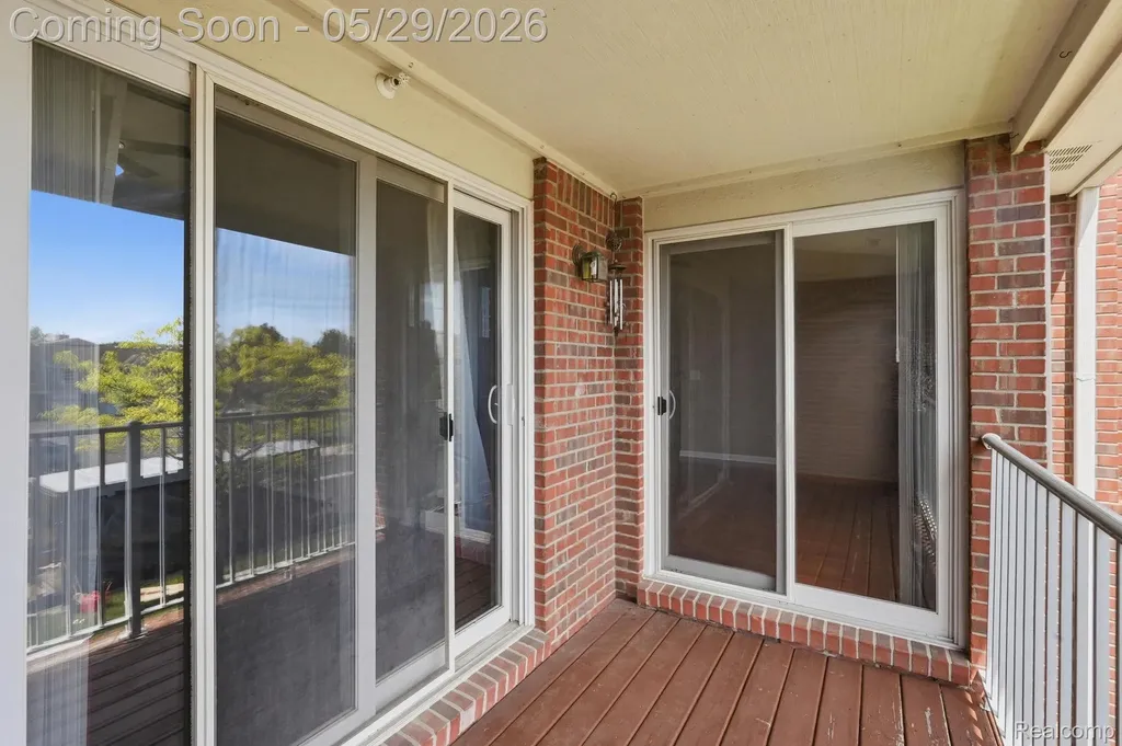 2287 Leighton Drive Shelby Charter Township MI 48317