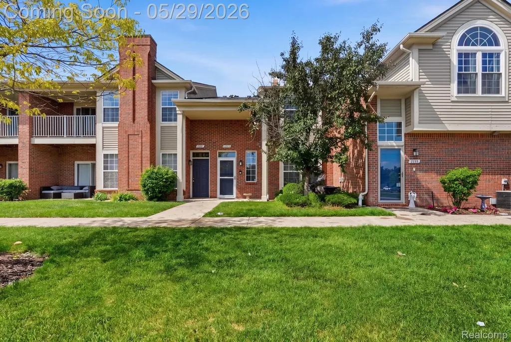 2287 Leighton Drive Shelby Charter Township MI 48317