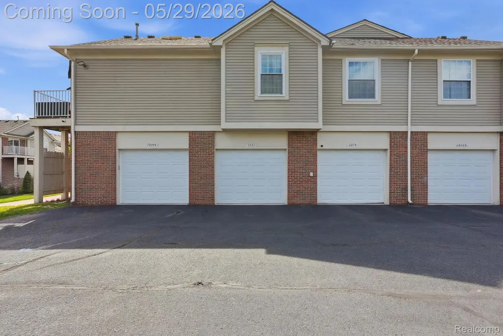 2287 Leighton Drive Shelby Charter Township MI 48317