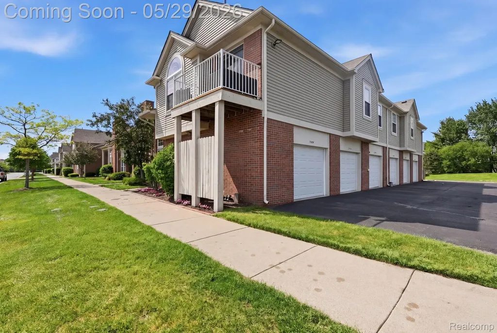 2287 Leighton Drive Shelby Charter Township MI 48317