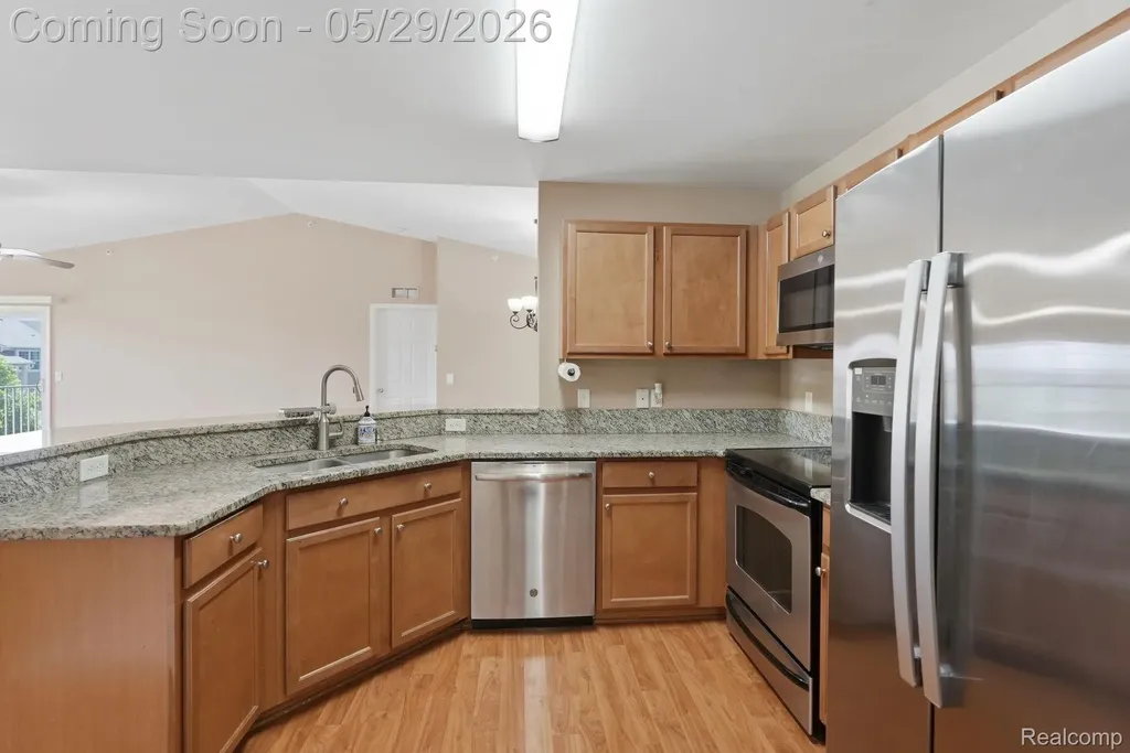 2287 Leighton Drive Shelby Charter Township MI 48317