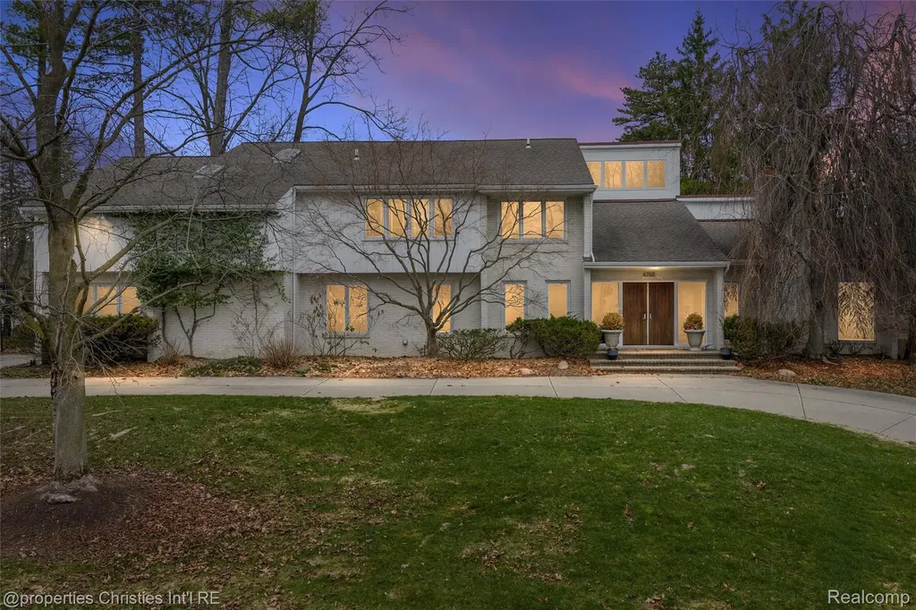 4768 Wendrick Drive West Bloomfield Charter Township MI 48323