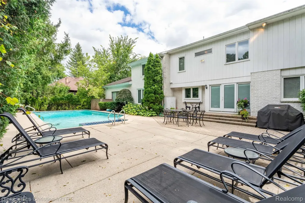 4768 Wendrick Drive West Bloomfield Charter Township MI 48323